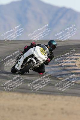 media/Nov-16-2025-Race Pace (Sun) [[8c5fa54630]]/Verified Riders/8-Turn 12 (120pm)/